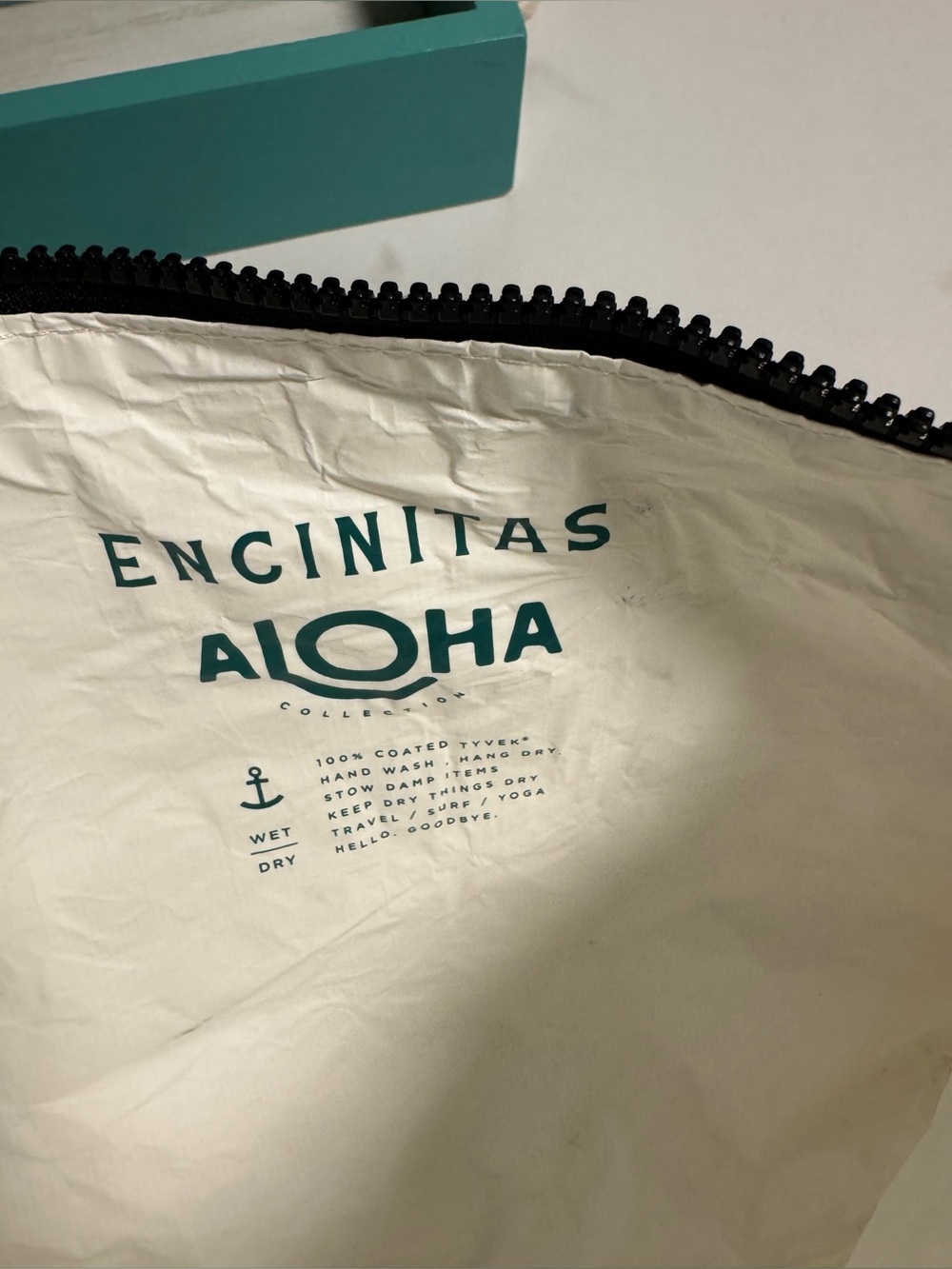 Aloha Collection Mid Encinitas pouch RARE - Picture 4 of 5